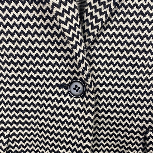 Maxmara Weekend MaxMara Black and White Chevron Blazer - Size Medium - Picture 6 of 15